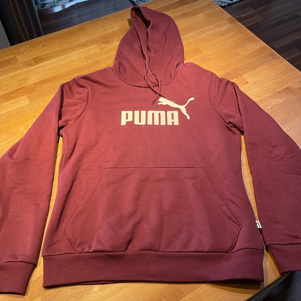 Puma women’s sweatshirt